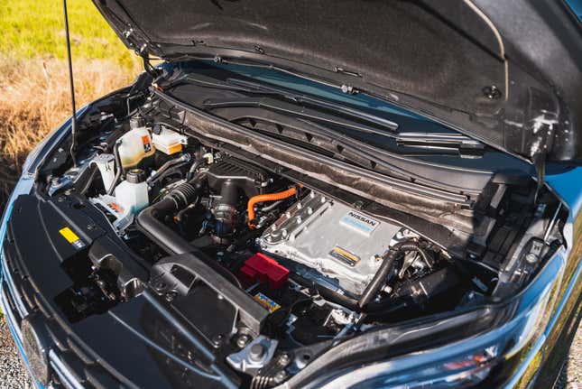 Image for article titled Japan’s Best-Selling Minivan Is Smarter Than It Looks