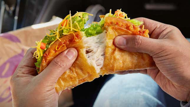 Image for article titled The Quesalupa has returned to Taco Bell: let us rejoice and be glad