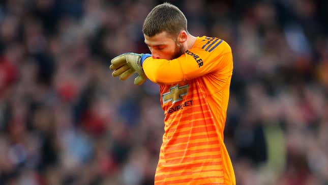 Image for article titled Oh No, David de Gea, What Are You Doing?