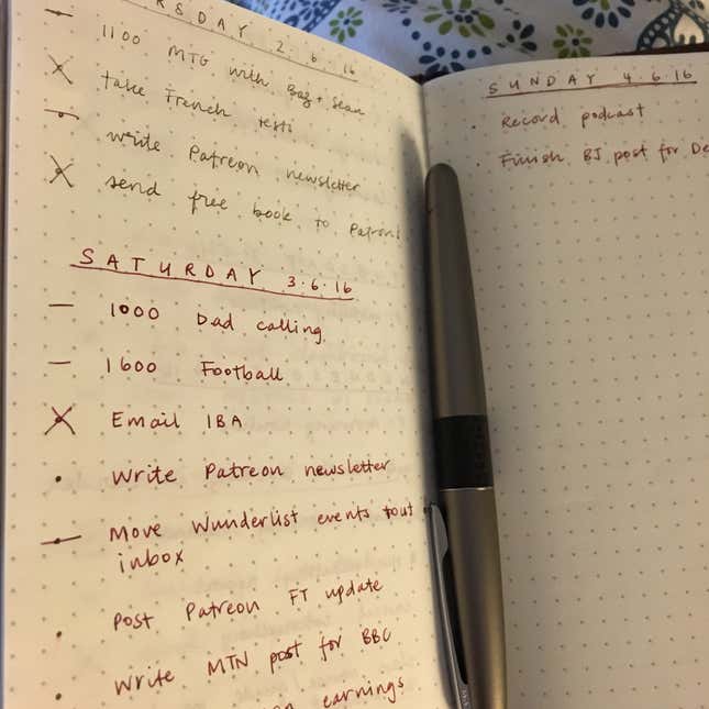 Image for article titled People are falling in love with a simple productivity system that just uses pen and paper