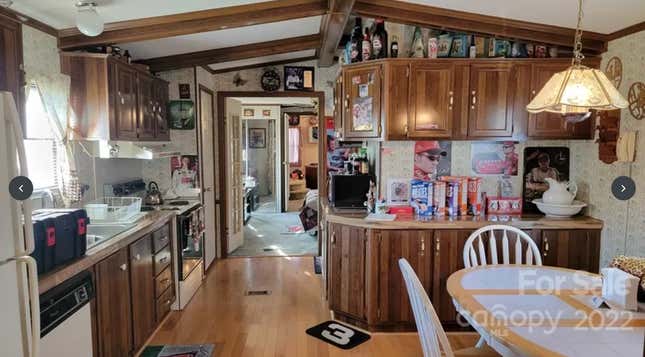 Image for article titled I Can't Stop Thinking About The Dale Earnhardt House