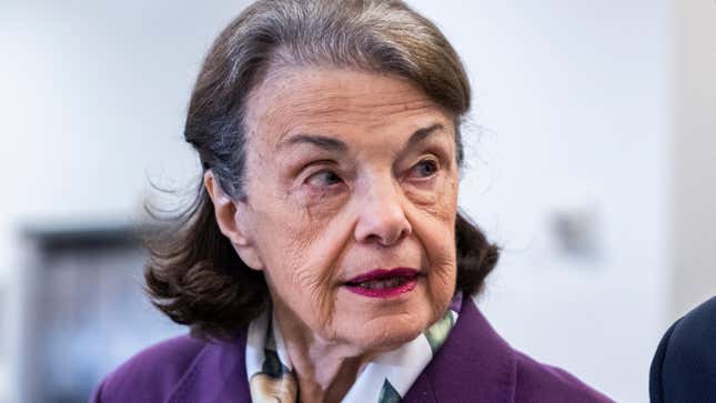 Image for article titled Sen. Dianne Feinstein Is on Her Way Back to D.C. in a Private Plane