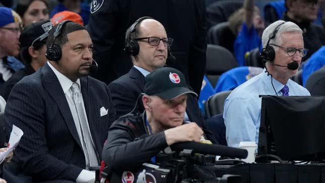 Broadcasters Mark Jackson, Jeff Van Gundy and Mike Breen during an NBA game between the Golden State Warriors and the Milwaukee Bucks