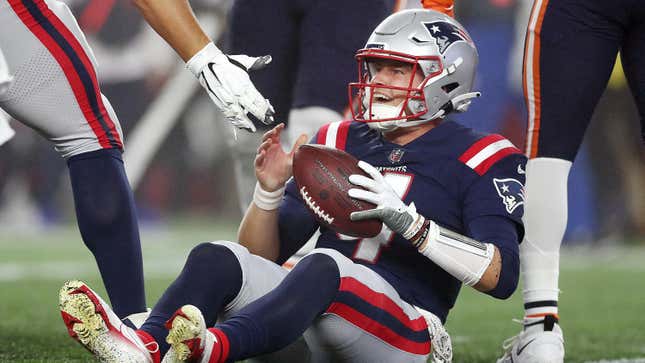 Bailey Zappe replaces Mac Jones, Patriots lose to Chicago Bears