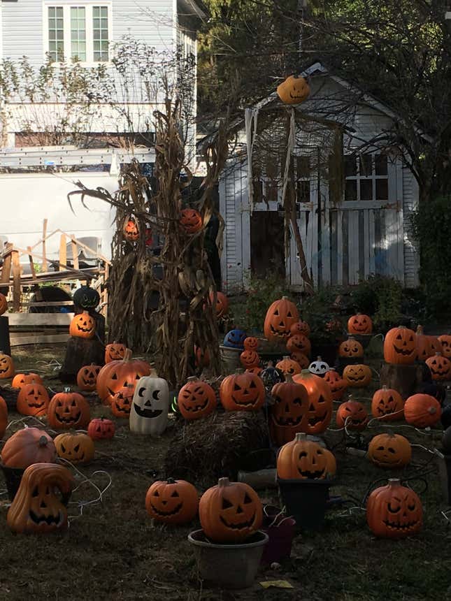 Image for article titled A Woman on Why She Keeps Her Halloween Decorations Up All Year