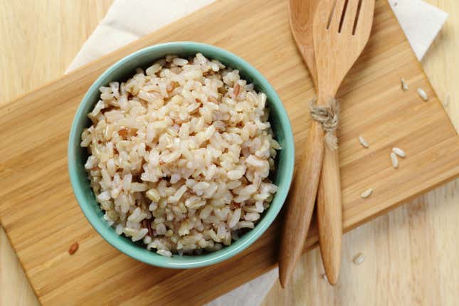 Image for article titled Having Trouble Losing Weight After 40? Give These Tips a Try