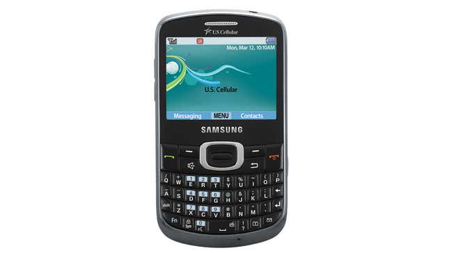 Image for article titled I'm the Last Twenty-something Who Doesn't Own a Smartphone