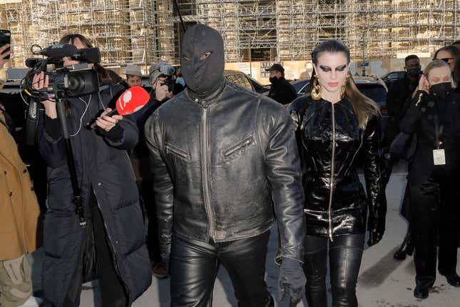 Kanye West and Julia Fox - Outside arrivals at the Schiaparelli Fall-Winter 2022/2023 Menswear fashion show as part of the Paris Fashion Week on January 24, 2022 in Paris, France.