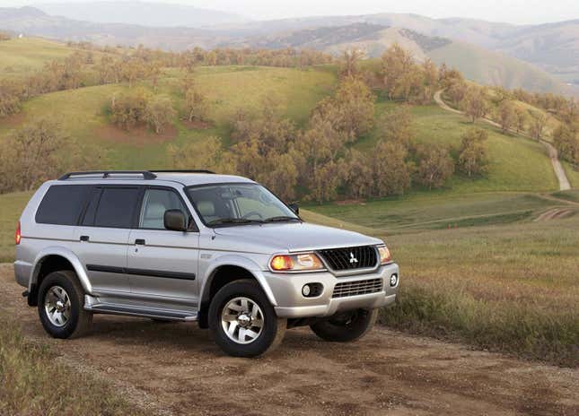 2004 Mitsubishi Montero Sport