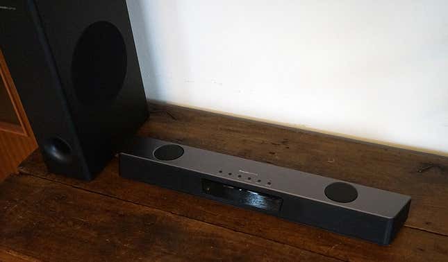 Aspecto de la barra de sonido SoundBlaster V2X