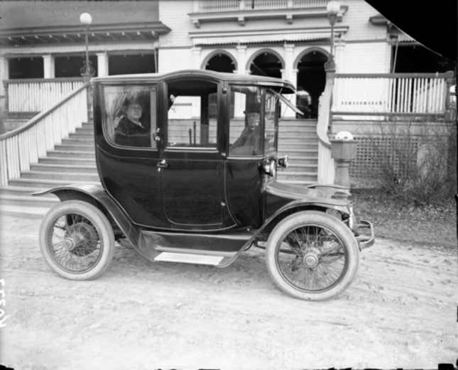 https://history.denverlibrary.org/news/brief-brilliant-reign-fritchle-colorados-first-electric-car