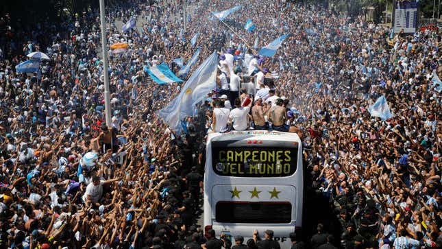 Image for article titled Millions of Fans Take Over Roads and Highways of Buenos Aires During World Cup Celebration