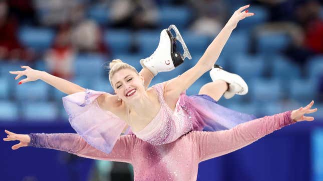 Image for article titled Passion and Pantsuits: The 2022 Olympics Ice Dancing Costumes Do Not Disappoint