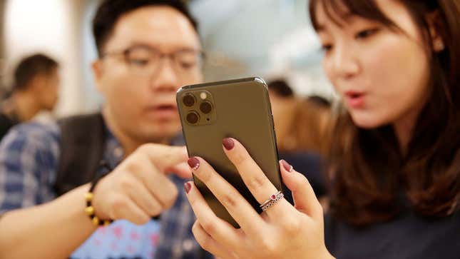 Image for article titled Daily Brief:中国でも売られるClubhouse招待枠