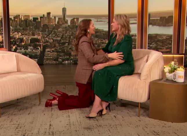 Image for article titled Drew Barrymore Has Perfected the Art of the Intimate Celebrity Interview