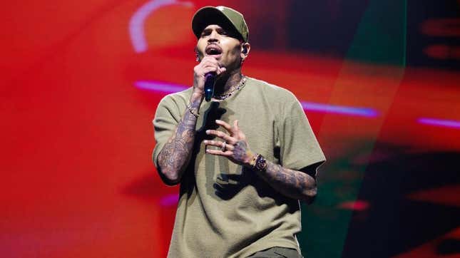 Image for article titled Chris Brown Accused of Misogynoir, Yet Again