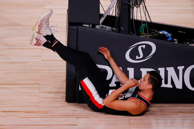 Image for article titled Deadspin looks at all the injuries that have affected the NBA playoffs