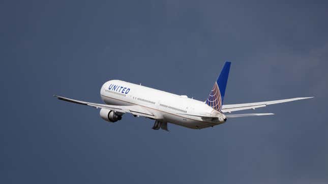 A Boeing 767-424 of United Airlines takes off from Berlin-Brandenburg “Willy Brandt” Airport (BER).
