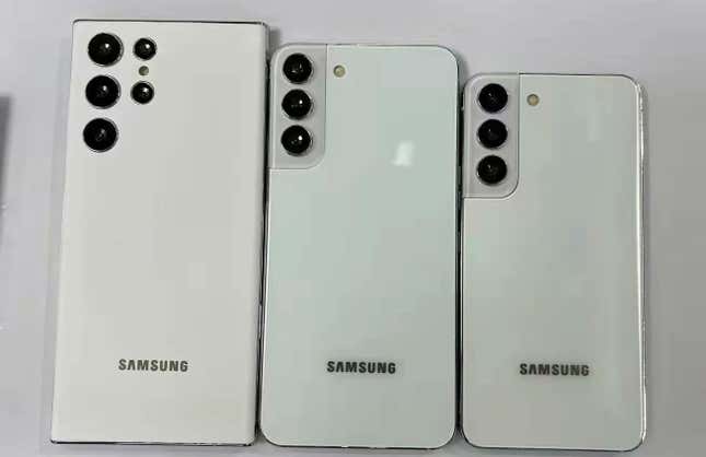 Imagen para el artículo titulado Los últimos rumores del Samsung Galaxy S22 vienen con sorpresa