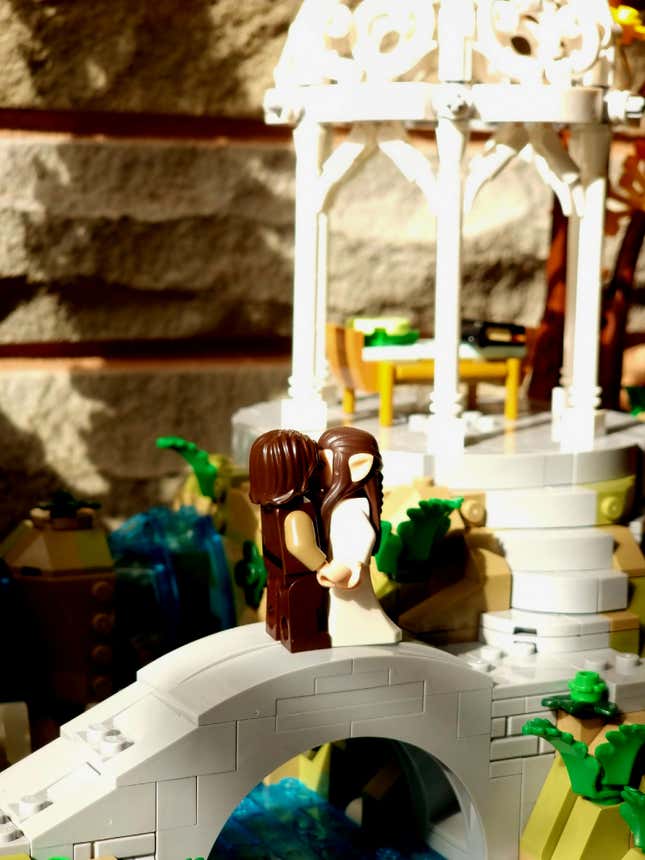 Image for article titled Lego's Huge Rivendell Set Is as Epic a Feat as the Lord of the Rings Movies