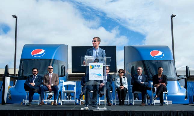 Image for article titled Pepsi Unveils Fleet of Tesla Semis, Most of Which it Got For Free