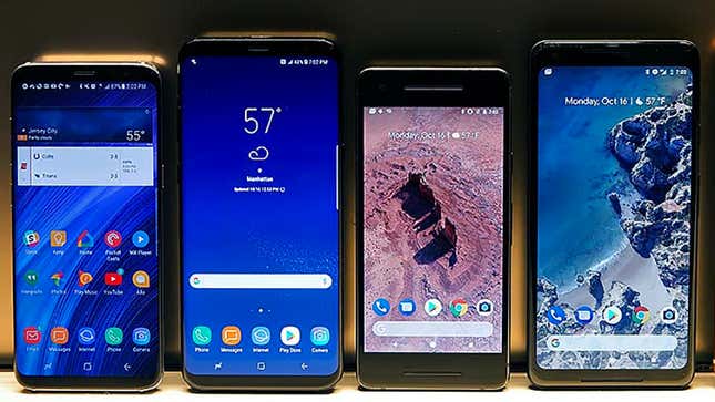 Samsung Galaxy vs Google Pixel... Image: Sam Rutherford/Gizmodo