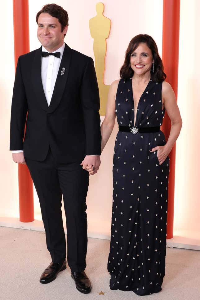 Image for article titled Oscars 2023 Red (Sorry, &#39;Champagne&#39;) Carpet: What the Celebs Are Wearing to Celebrate Themselves