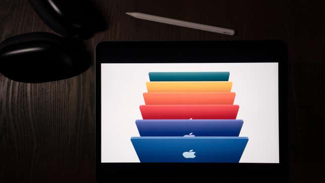 Image for article titled Apple Is Reportedly Going to Replace the M1 With a Crapload of New Chips