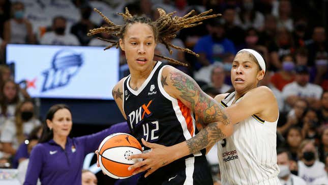 Image for article titled Brittney Griner Takes 32 Percent Pay Cut to Return to WNBA