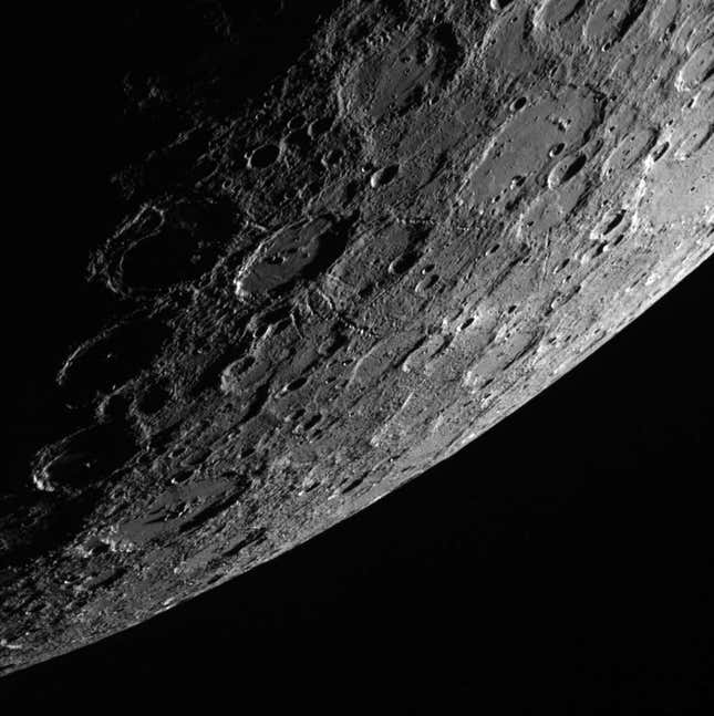 Imagen para el artículo titulado Los planetas del sistema solar, antes vs. ahora: así eran sus primeras fotos y así son las actuales
