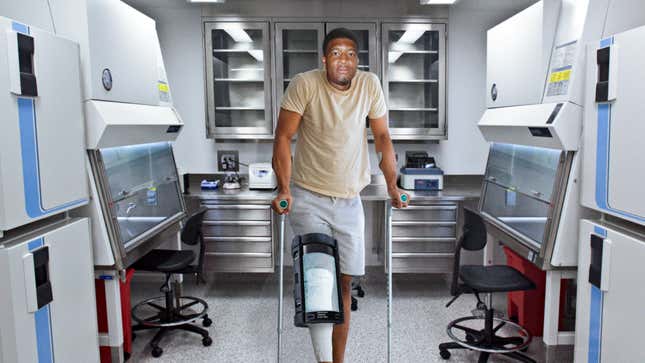 Image for article titled Jameis Winston To Freeze Knee Until Future Generations Find Cure For Torn ACL