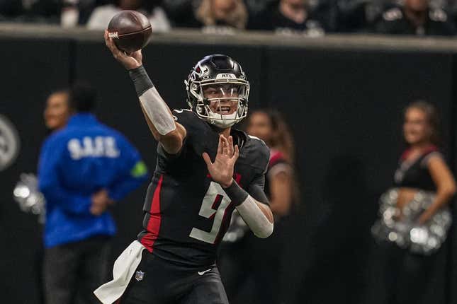 Sep 10, 2023; Atlanta, Georgia, USA; Atlanta Falcons quarterback Desmond Ridder (9) in action against the Carolina Panthers at Mercedes-Benz Stadium.