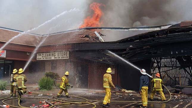Image for article titled Report: Most Small Businesses Fail In First 6 Hours Of Being On Fire