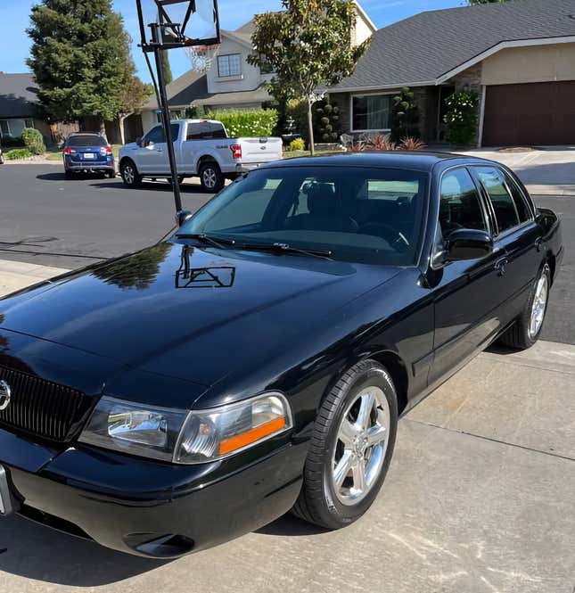 Image for article titled At $19,500, Would You Let This 2003 Mercury Marauder Steal Your Heart?