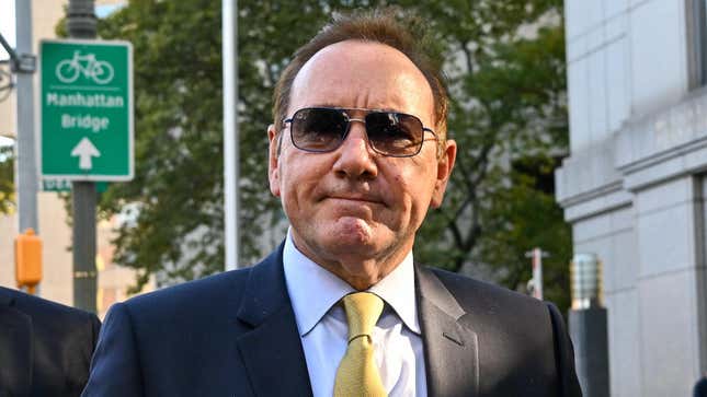 Image for article titled Kevin Spacey Charged With 7 More Offenses in U.K. Sexual Assault Trial