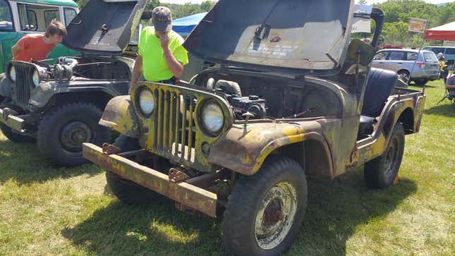 Image for article titled This Wrenching Genius Installed Lawnmower Engines Into His Military Jeeps