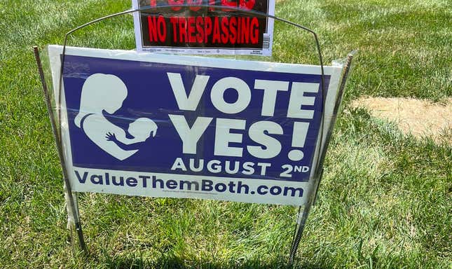 Image for article titled Kansas’ Anti-Abortion Ballot Measure Misspells &#39;Pregnancy&#39;