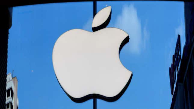 Imagen para el artículo titulado Apple suspende su controvertida función para detectar abuso sexual infantil en los iPhones