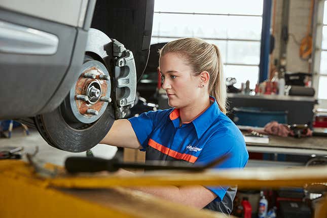 Image for article titled Ford Creates $1 Million Scholarship to Train Future Auto Techs