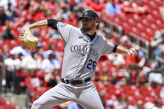 Aug 6, 2023; St. Louis, Missouri, USA;  Colorado Rockies starting pitcher Austin Gomber (26) pitches against the St. Louis Cardinals during the second inning at Busch Stadium.