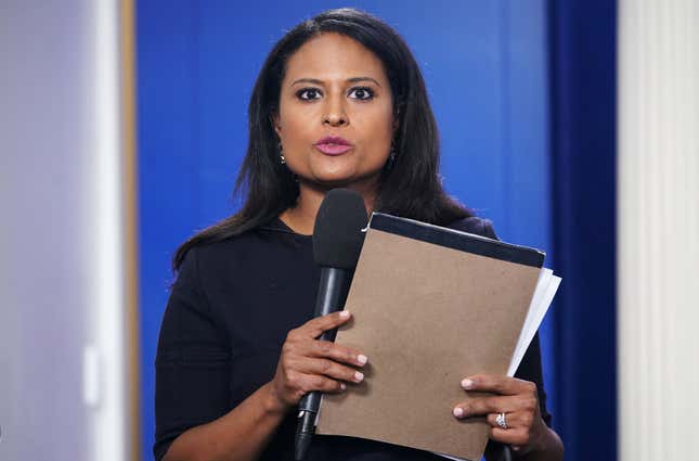 Image for article titled Meet Kristen Welker, the 1st Black Woman to Moderate a Presidential Debate Solo in Almost 30 Years