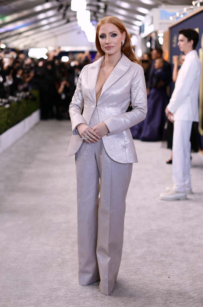  Jessica Chastain attends the 28th Screen Actors Guild Awards at Barker Hangar on February 27, 2022 in Santa Monica, California.