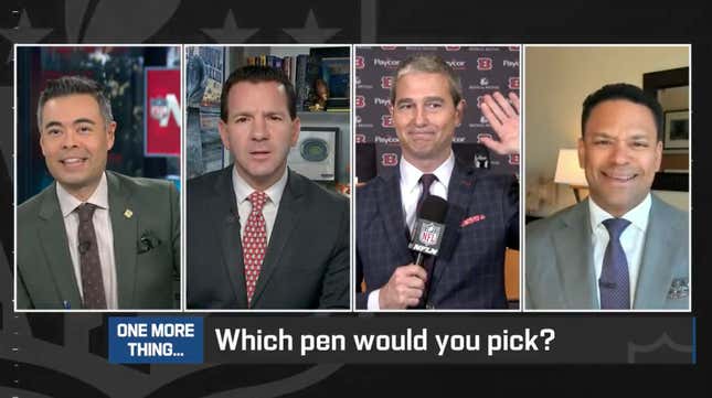 Image for article titled Ian Rapoport is right — that viral pen question is pointless