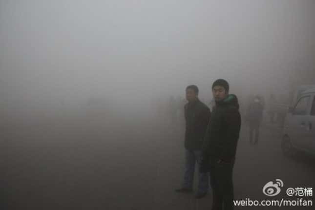 Image for article titled China’s northeast hit by air pollution so bad “you can’t see your own fingers in front of you”