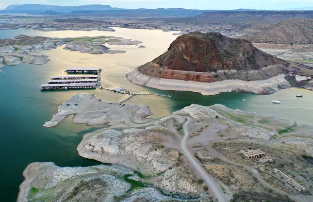 Image for article titled Photos Show Shockingly Low Water at New Mexico&#39;s Largest Reservoir