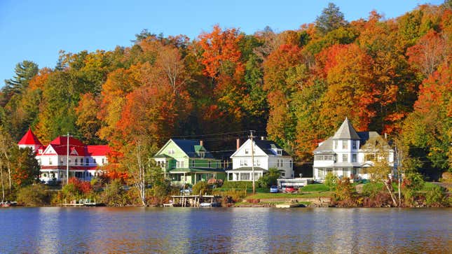 Image for article titled 10 of the Most Stunning Places to See Fall Foliage in the US