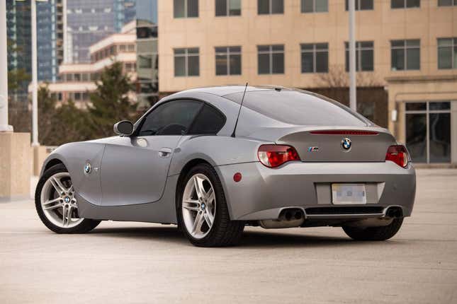 Imagen para el artículo titulado A $36,000, ¿este BMW Z4 M Coupe 2007 sobrealimentado hará desaparecer a la competencia?