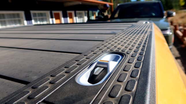 Image for article titled Your Guide To The 2022 Rivian R1T Electric Pickup's Incredible Gadgets