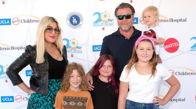 Tori Spelling Would Never Be Mean to Jessica Alba Because She Cleans Her Kid's Ass With Alba's Butt Wipes