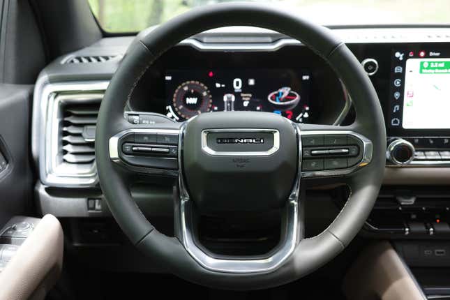 Image for article titled The 2023 GMC Canyon AT4X Refines Chevy's ZR2 Off-Road Formula